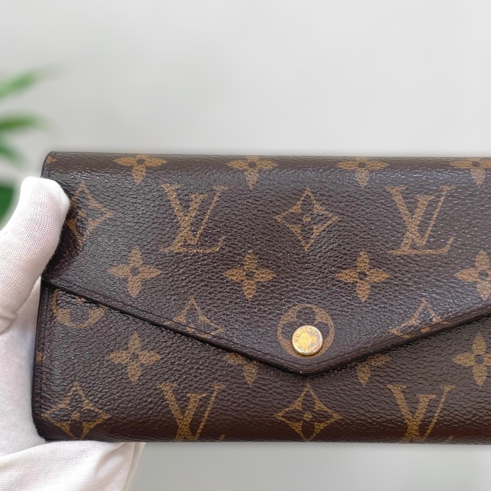 Louis Vuitton Sarah Wallet